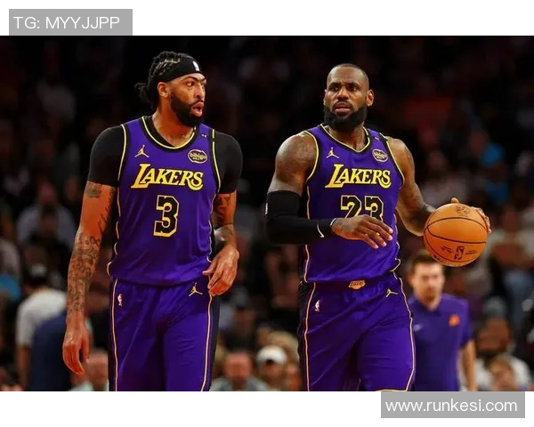 火箭与湖人第六场激战回顾：谁将晋级季后赛的关键对决